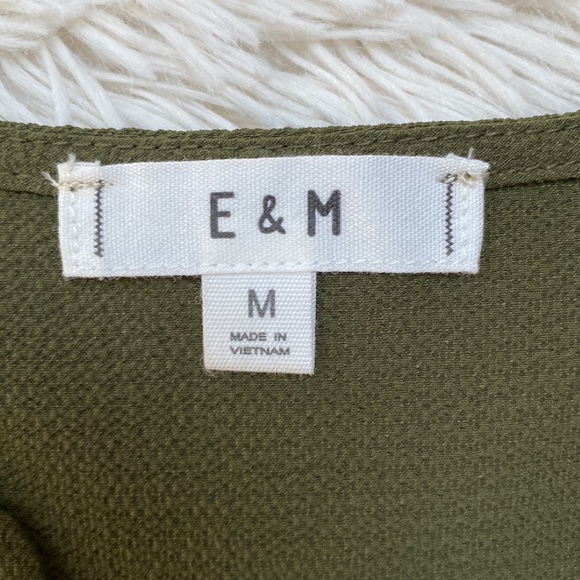 E & M Scalloped Cami💗 Olive - Picture 11 of 12